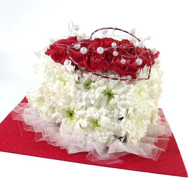1968 Romantic Heart Cake product image
