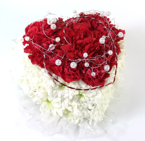 1968 Romantic Heart Cake Image Two