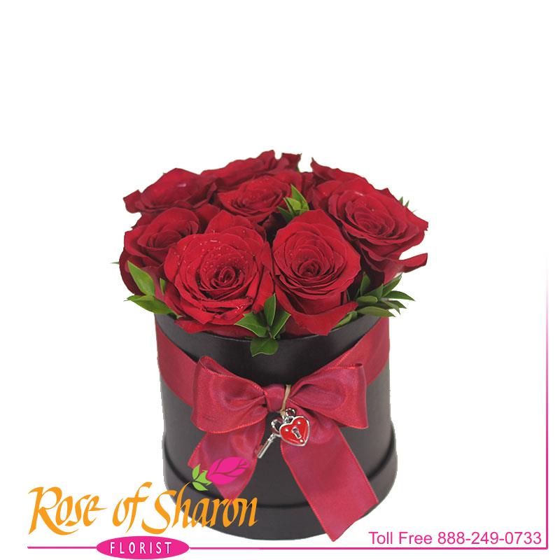 2006 Regal Rose Bouquet Image One